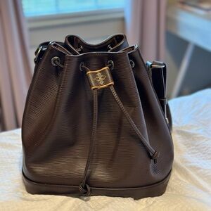Bucket bag